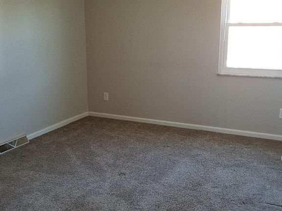 4th image of 3030 Round Hill Ct #2