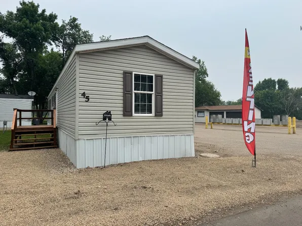 1015 27th St SE Lot 45, Minot, ND 58701