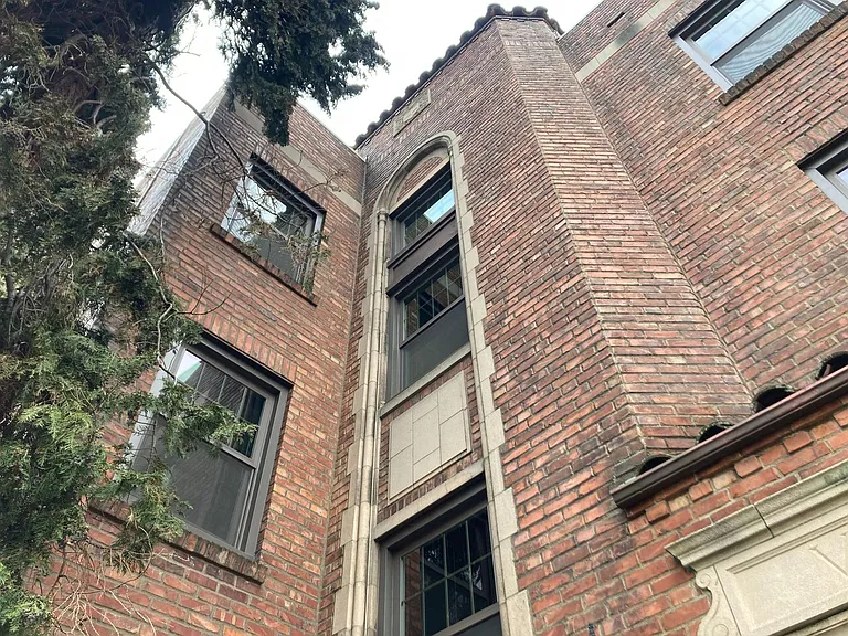 Varick Apartments — Photo 10