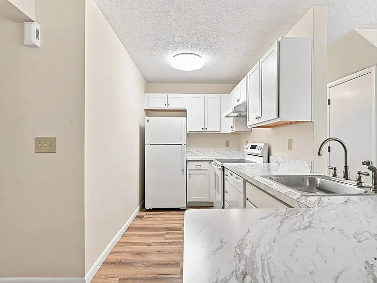 44 Tolland Ave #20 — Photo 7