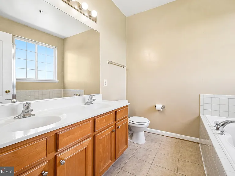 5522 Hartfield Ave — Photo 32