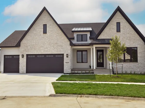 8236 Mahon Ct, Johnston, IA 50131