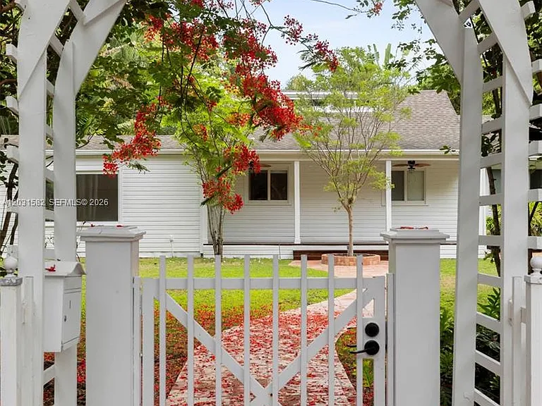 3945 Loquat Ave — Photo 38