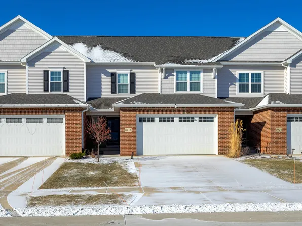 3918 Orchard Dr, Bettendorf, IA 52722