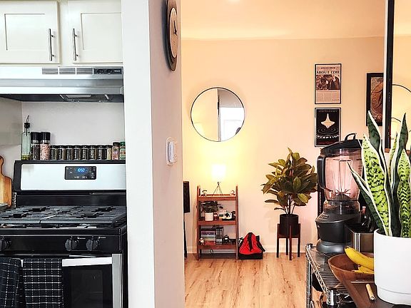 3rd image of 1141 N Columbus Ave #8
