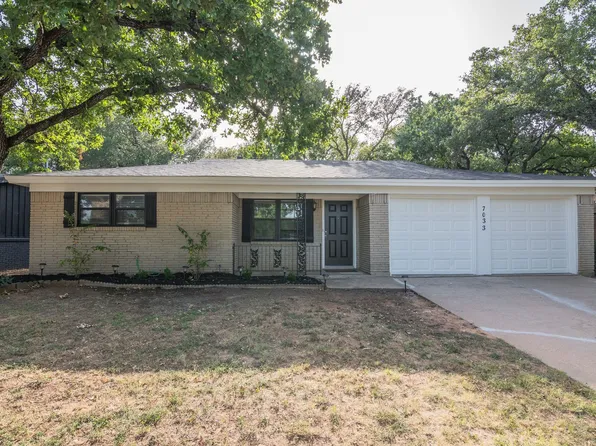7033 Crabtree Ln, North Richland Hills, TX 76182