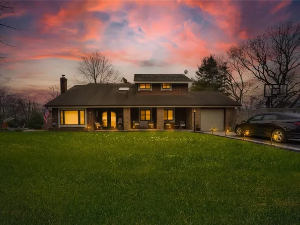 4 Mount White Avenue, Farmingville, NY 11738