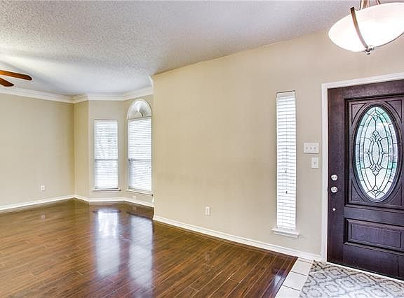 3rd image of 326 Saddlebrook Dr