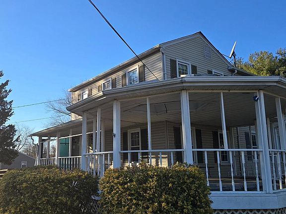 3rd image of 1059 Frenchtown Rd