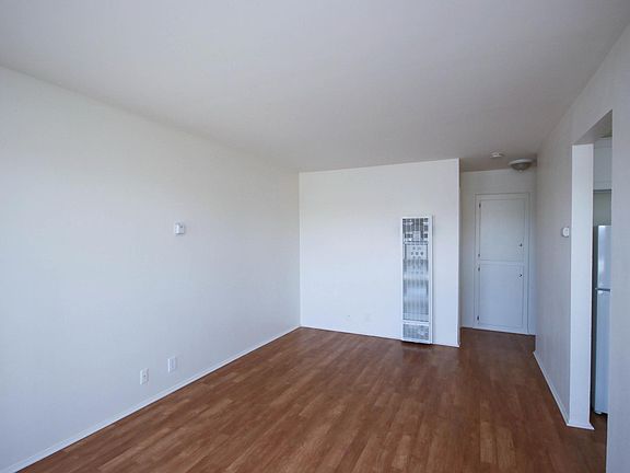 5th image of 1005 S Marguerita Ave #D