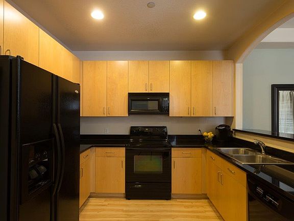 4th image of 2100 N Humboldt St APT 108