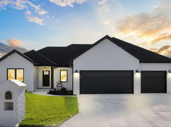 2420 E Academy, Ozark, MO 65721