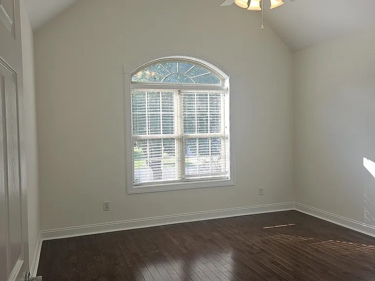 6102 Northshore Dr — Photo 14