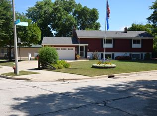 1700 W Clayton Crest Ave, Milwaukee, WI 53221