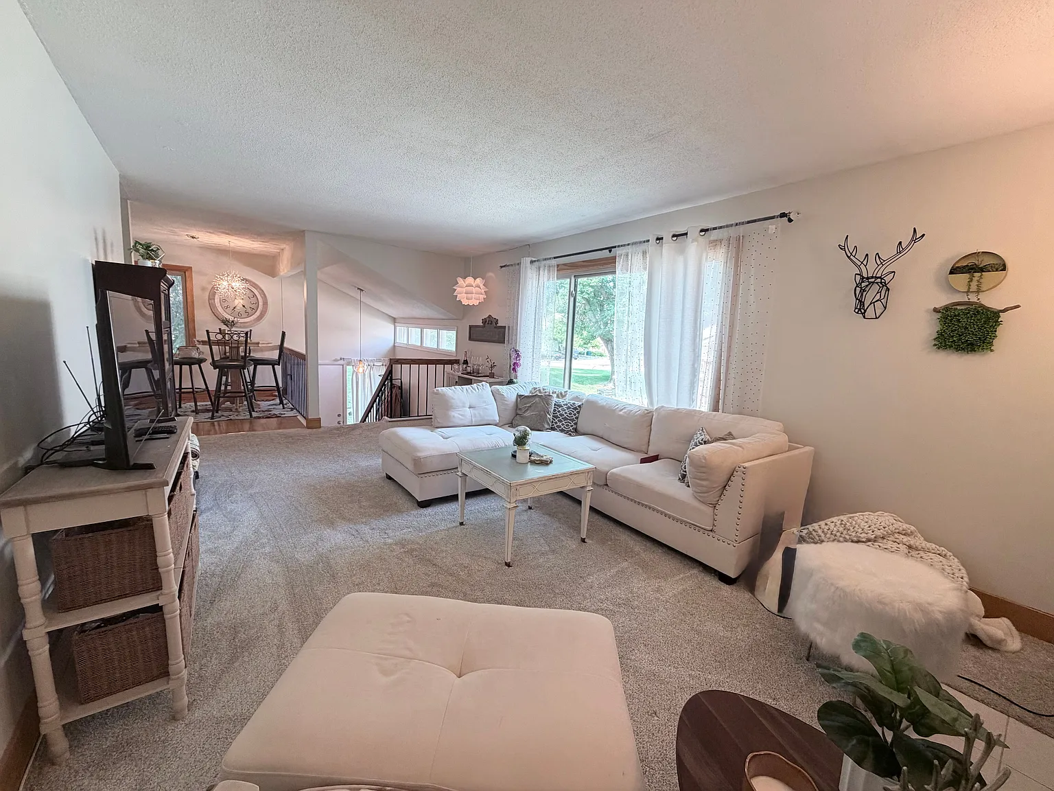 2 bed, 1.0 bath, 1000 sqft, $1,900 — Photo 2