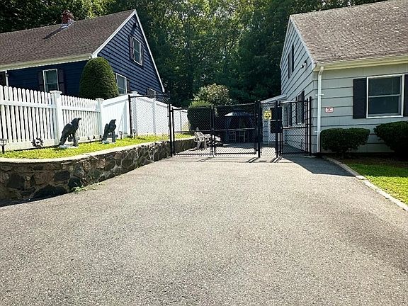 3rd image of 15 Cannon Rock Rd
