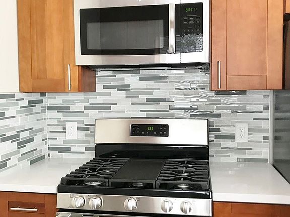 5th image of 580 Geneva Ave APT 02