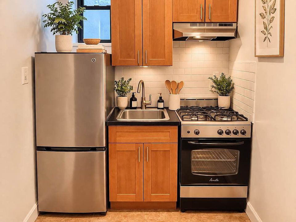 2nd image of 436 E 89th St APT 5B