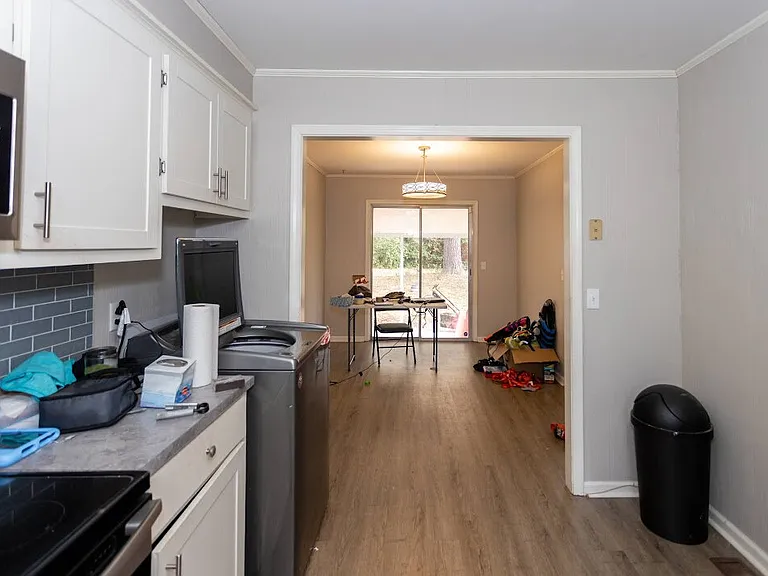 2411 Hunt Club Rd — Photo 8