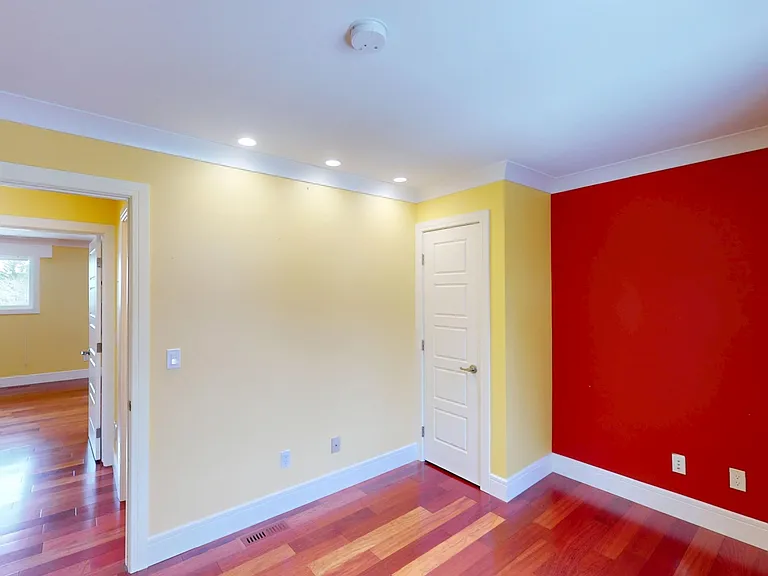 502 Silvercreek Close NW — Photo 7