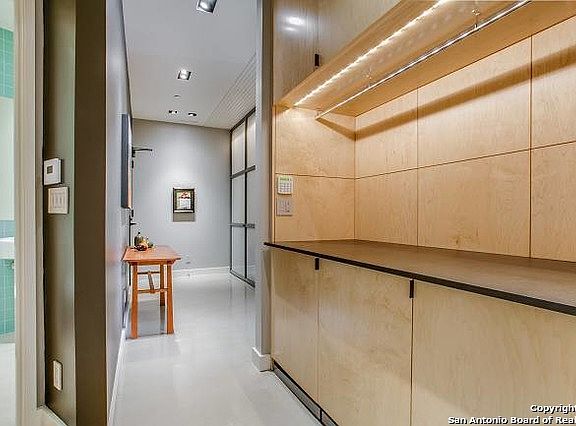 3rd image of 114 Camp St Unit 101