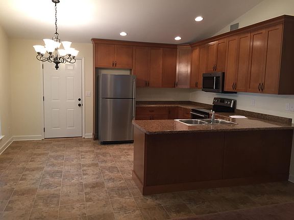 4th image of 7630 Bonnie Dr