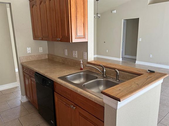 3rd image of 2370 Pine St #2370