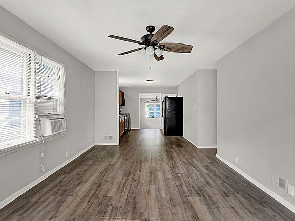 5th image of 4552 Crittenden Ave