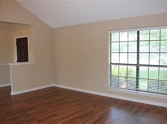 4th image of 1408 Gardenia Dr