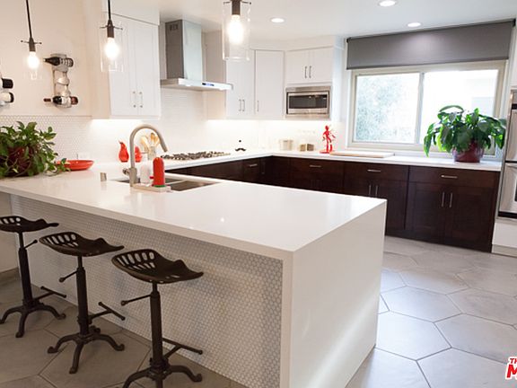 5th image of 4739 La Villa Marina Unit J