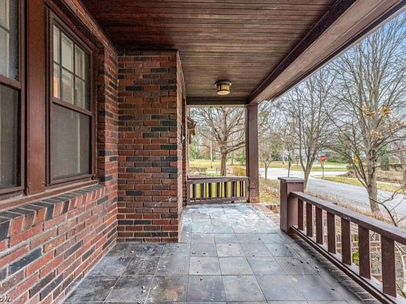 2nd image of 3385 Fairmount Blvd