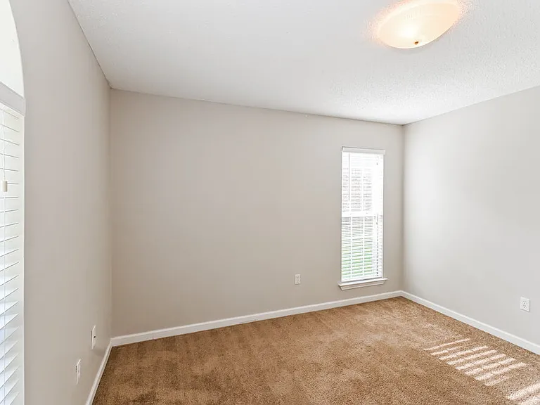 1935 Crescent Ln — Photo 14