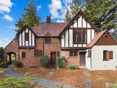 16349 Maplewild Avenue SW, Seattle, WA, 98166