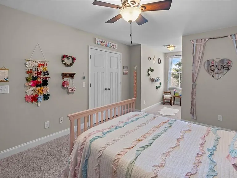 498 Waverly Ln — Photo 32