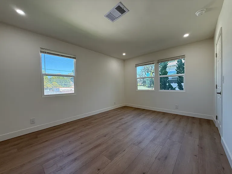 2465 Torrance Blvd — Photo 18