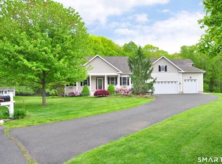 19 Claire Ln, Bloomfield, CT 06002