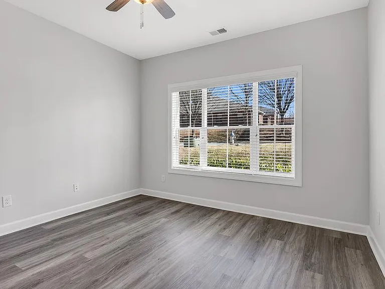 2761 Bell Dr SE — Photo 11