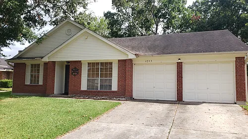 2903 Forest Hills Dr Photo 1