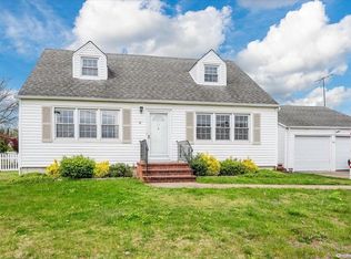 44 Delta Rd, Massapequa, NY 11758