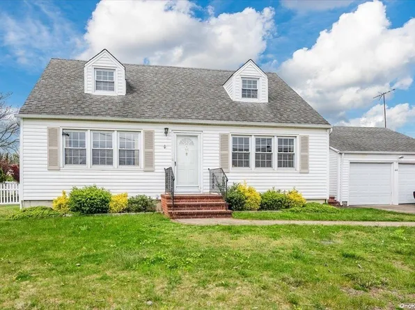 44 Delta Road, Massapequa, NY 11758