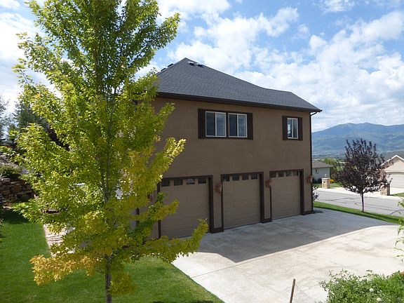 Three Car Garage