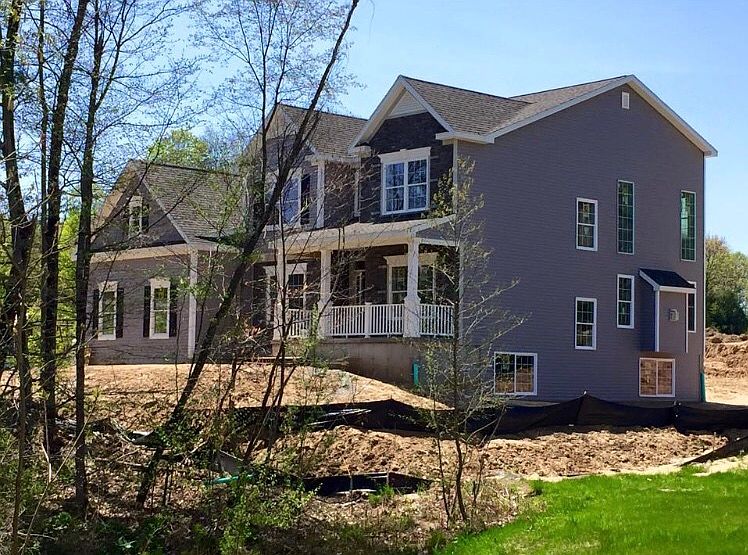 1st image of 28 Walden Cir