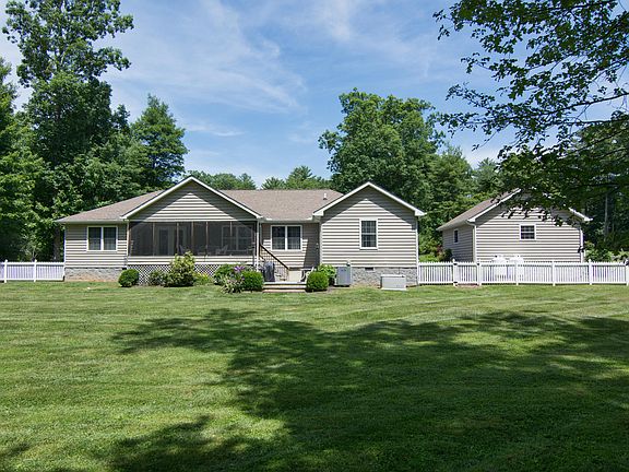 3rd image of 174 Woodside Dr