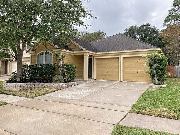 2nd image of 11919 Shallow Oaks Dr