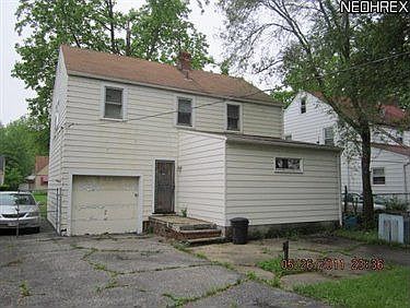 2nd image of 3831 Lee Heights Blvd