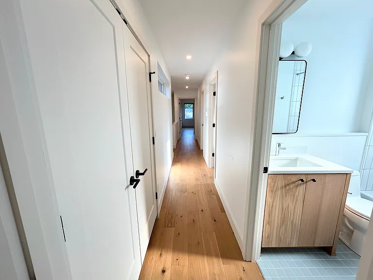 1003 E Washington St — Photo 29