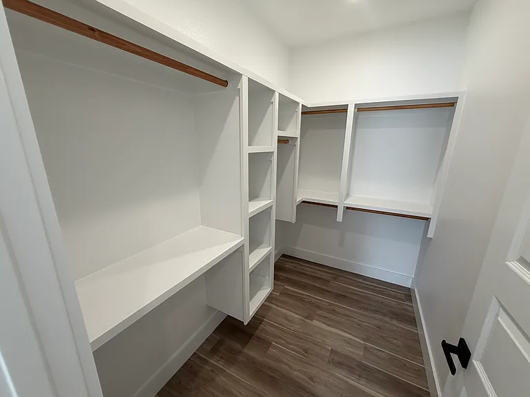 906 N Sang Ave — Photo 19