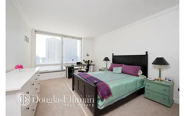 Rented by Douglas Elliman | media 14