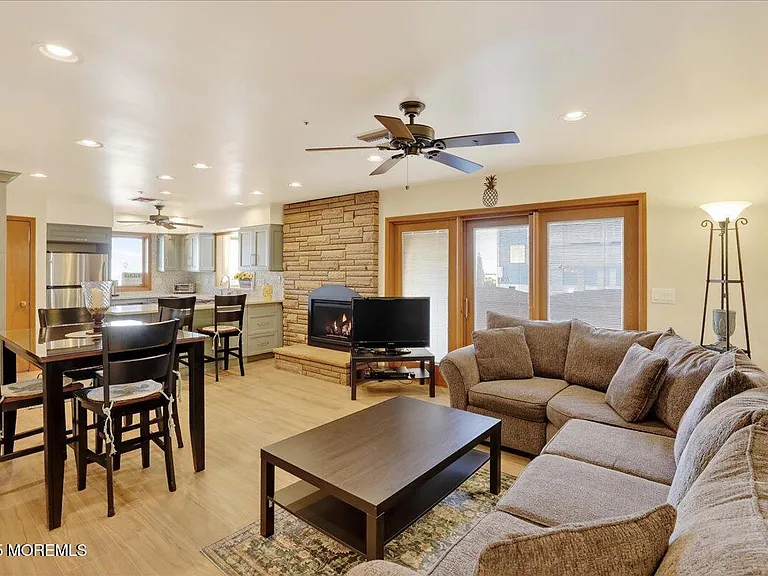 8 Ortley Ave — Photo 4