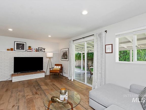 5th image of 7211 W San Fernando Dr
